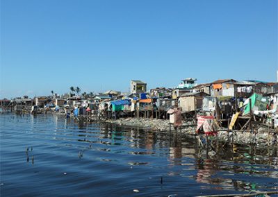 봉사 대상지인 필리핀 최대 도시빈민지역 나보타스 해상판자촌 전경 2011.02