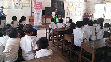 초등학교 구강보건 교육에 참여한 아동들 2016.07